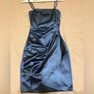 WINDSOR Wrapped In Stylish Satin Mini Dress
SATIN BLUE BODYCON DRESS
SIZE:XXS